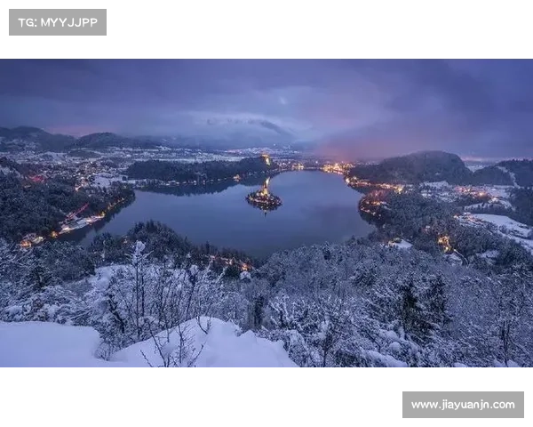 冬季湖畔探秘之旅 享受浪漫与宁静的寒冬美景 冬季湖畔探秘之旅 享受浪漫与宁静的寒冬美景